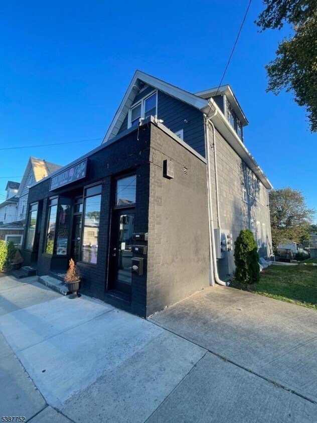 Foto principal - 258 Montgomery St