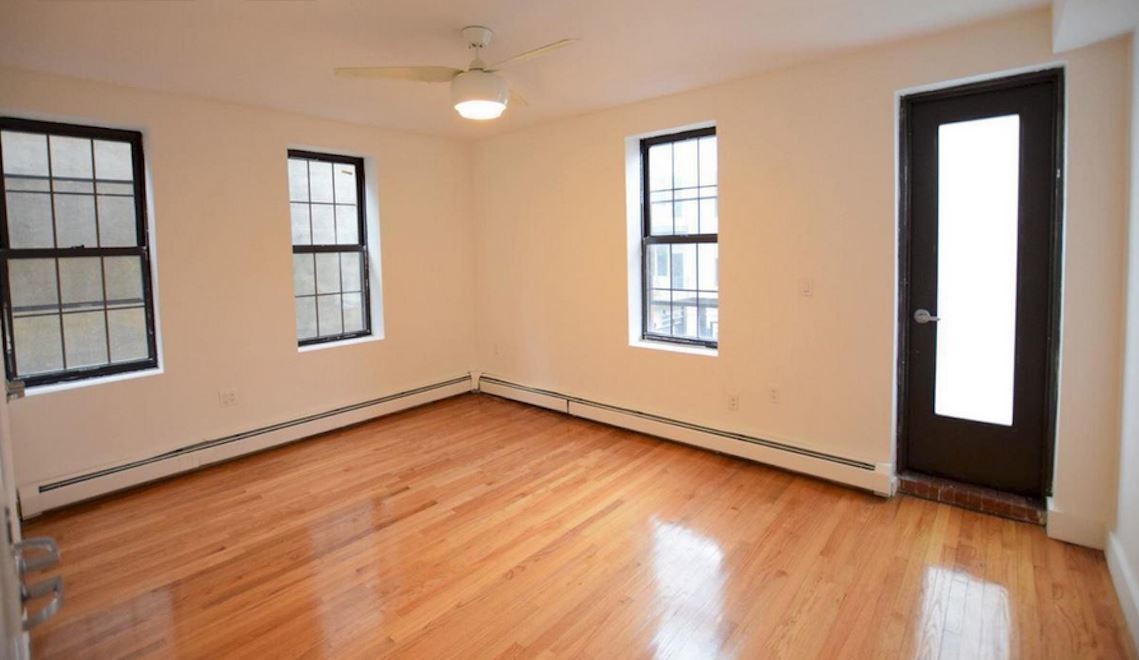Primary Photo - 558 Lafayette Ave