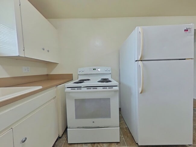 Building Photo - 2 Bedroom Apartment ~ Close to 9th Street ...