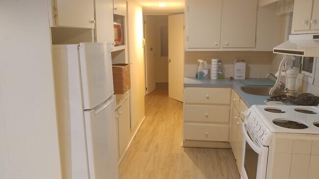 Building Photo - 59 Pearsall Rd