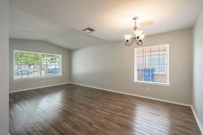 Foto del edificio - The Village at Cottonwood Springs