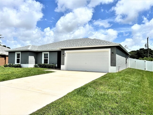 Building Photo - 455 SW Exmore Ave