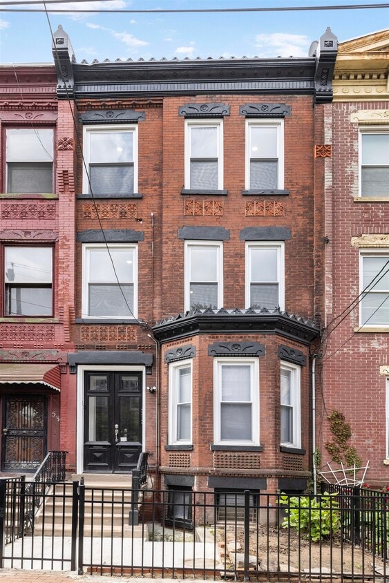 Primary Photo - 55 Astor Pl