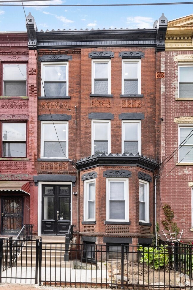 Building Photo - 55 Astor Pl