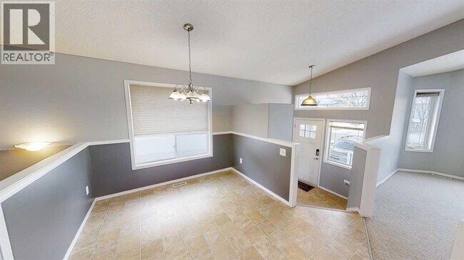 Photo du bâtiment - 9425 Lakeland Dr