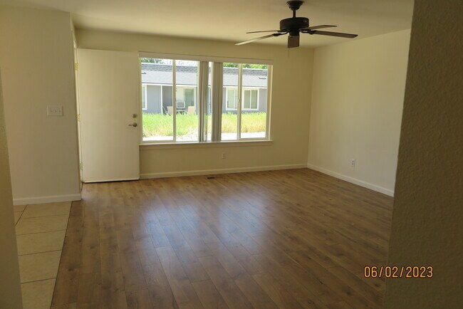 Foto del edificio - 585 5th St