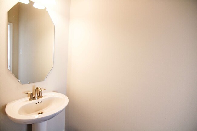 Foto del edificio - 29622 Clover Shore Dr