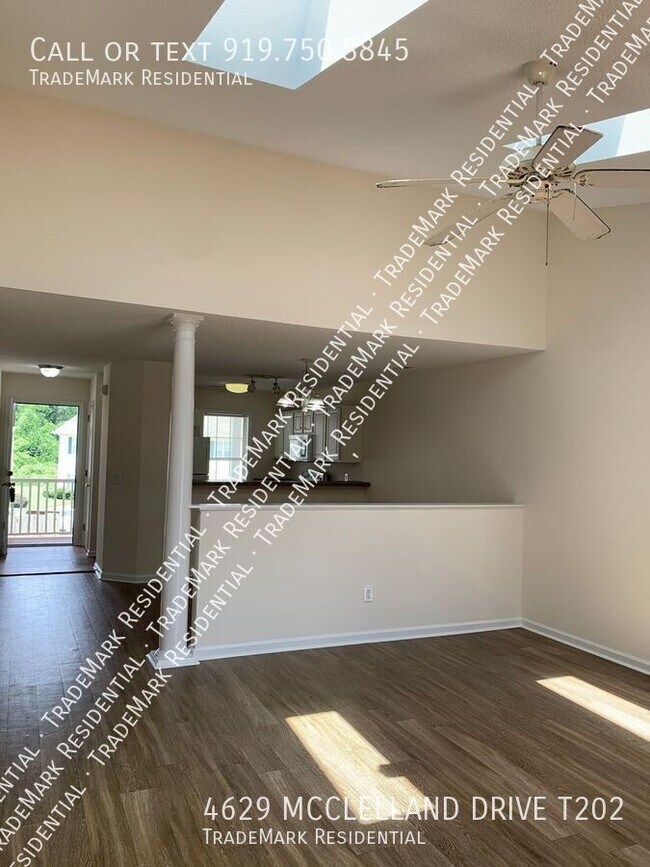 Foto del edificio - 4629 McClelland Dr