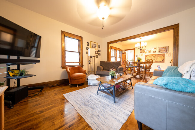 Building Photo - 4210 Snelling Ave