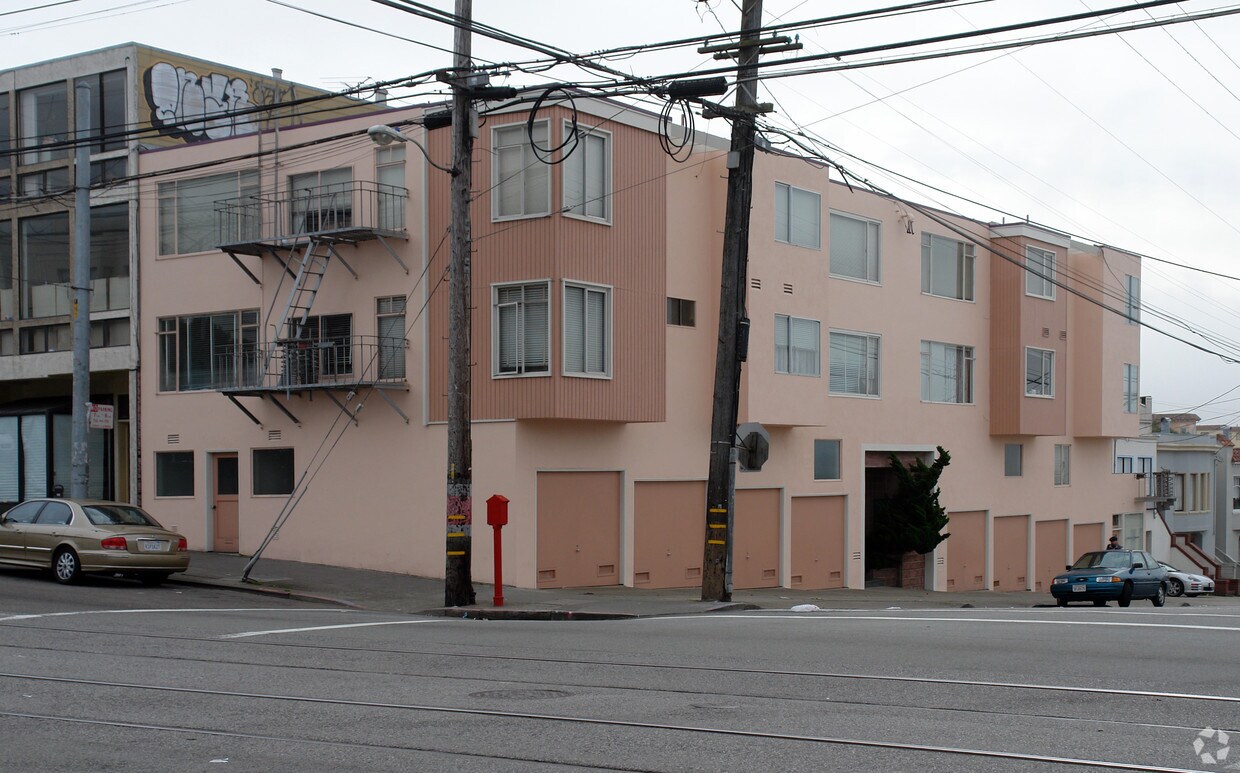 Primary Photo - 2400 17th Ave