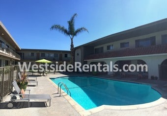 Primary Photo - 6425 Reseda Blvd