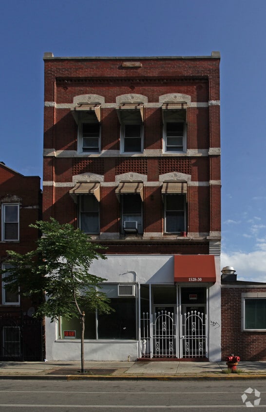 Building Photo - 1530 W 18th St
