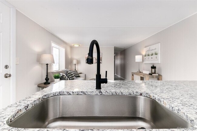 Foto del edificio - 3 br, 2 bath House - 1106 Maclean Street