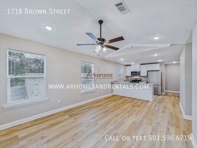 Foto del edificio - 1718 Brown St