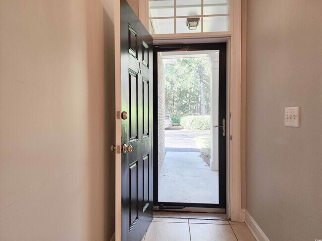 Building Photo - 613 Golden Bear Dr