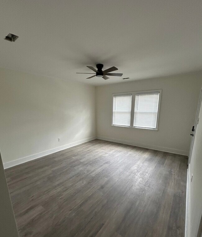 Foto del edificio - 1408 Holbrook St NE
