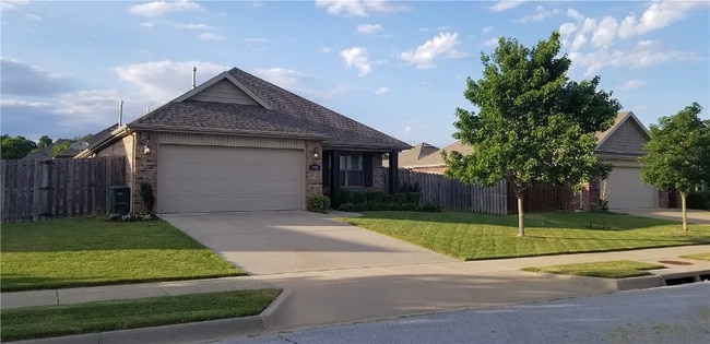 Photo - 2900 W Millstone Dr House