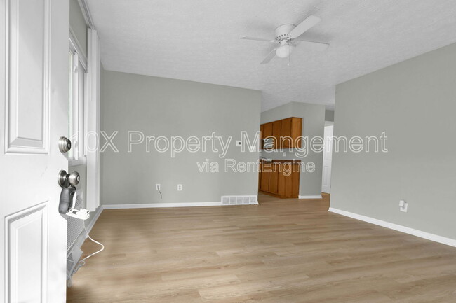 Building Photo - 1731 Elaine Rd
