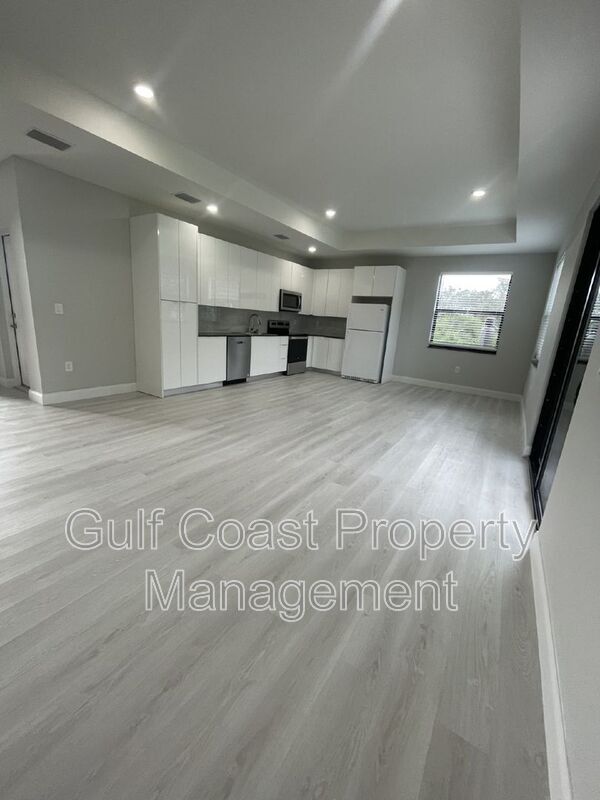 Building Photo - 662 Windermere Dr