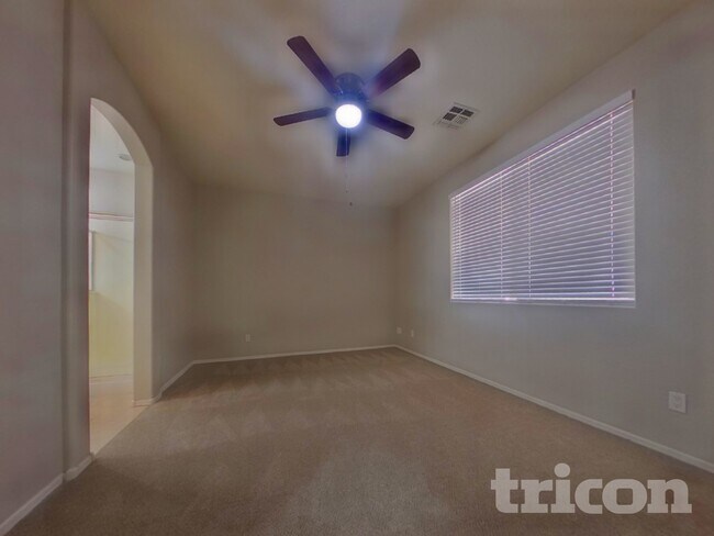 Foto del edificio - 17328 W Morning Glory St