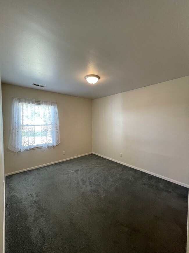 Foto del edificio - 3331 Ridgewood St