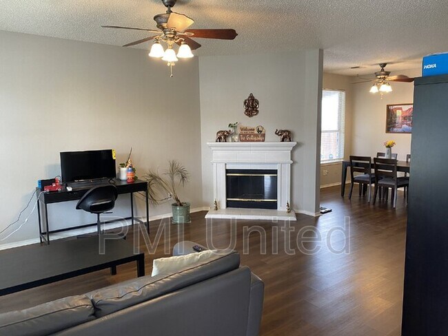 Foto del edificio - 2208 Wildwood Lane