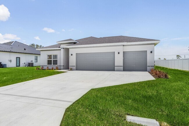 Foto del edificio - coming soon  Corner lot home 4 bedroom 2 b...