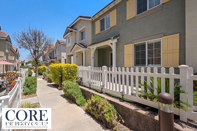 Foto del edificio - Living the Good Life!!! 3 BR/ 2.5 Bath in Eastlake!