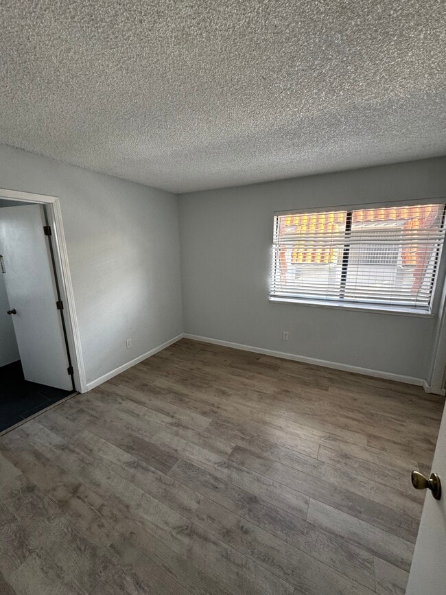 Foto del edificio - 2208 N Broadway