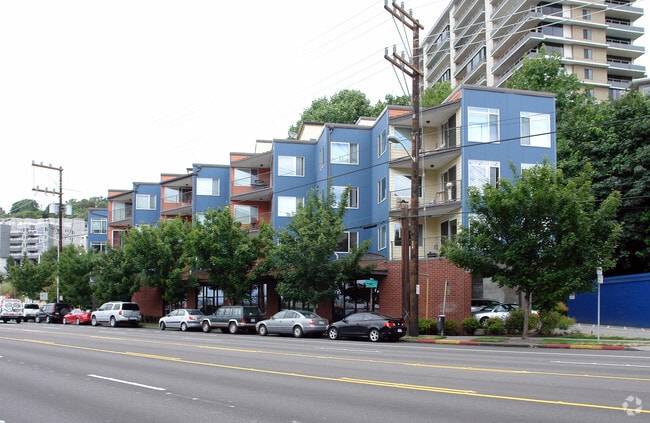 Building Photo - 500 Elliott Ave W