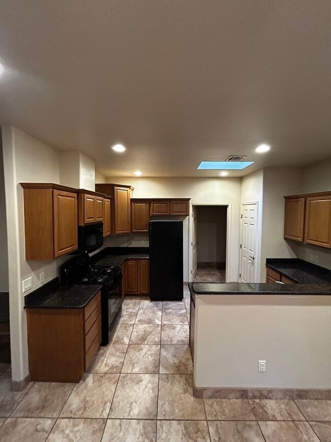 Building Photo - Lovely House- Gated Community