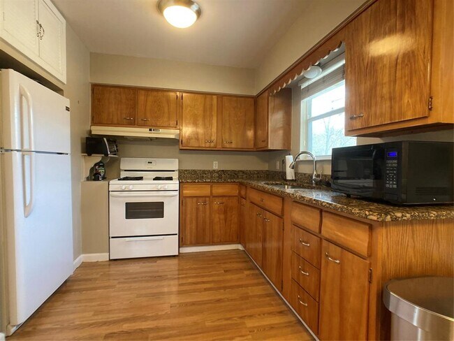 Foto del edificio - 3206 Locke Ln