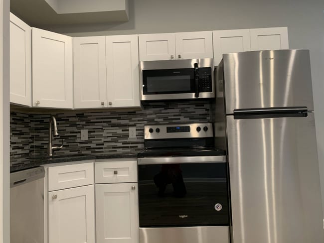 Photo - 517 S 42nd St Apartment