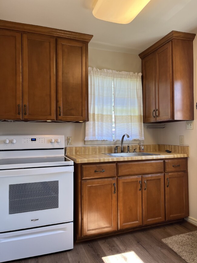 Foto del edificio - "Charming 2-Bedroom Retreat in the Heart o...