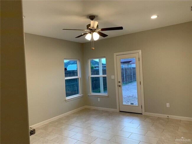 Foto del edificio - 500 S Paseo Del Rey Rd