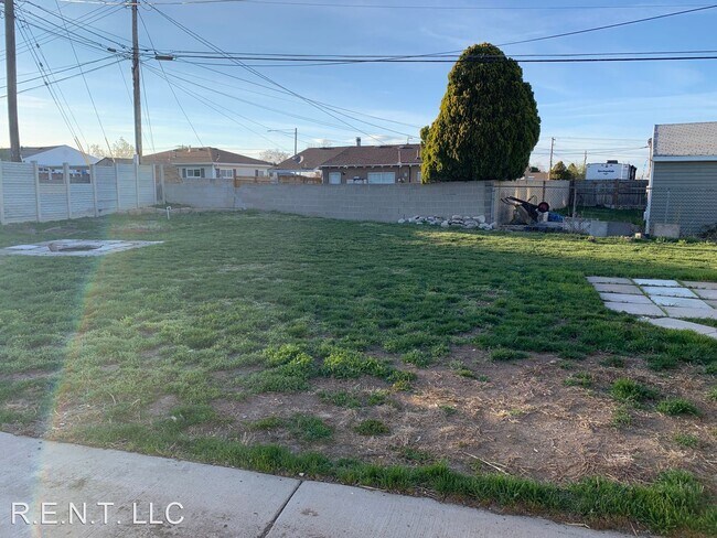 Foto del edificio - 3 br, 1 bath House - 5004 S. Pieper Blvd.