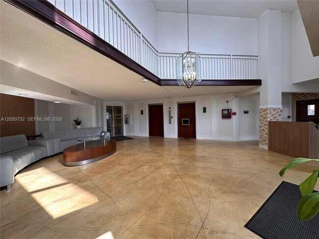 Foto del edificio - 2025 NE 164th St