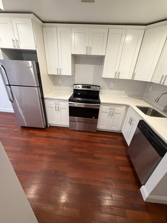Building Photo - 427 E 143rd St