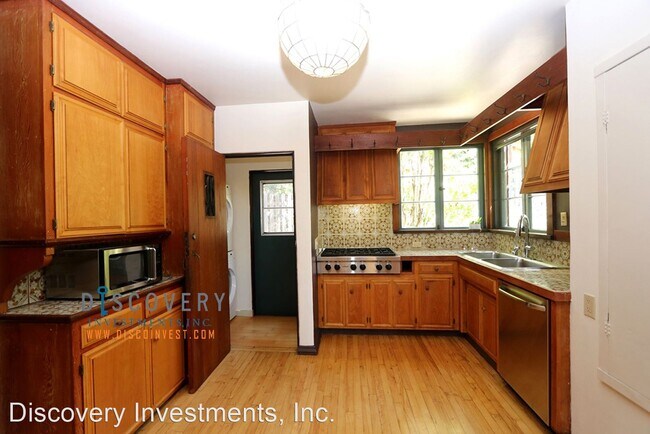 Building Photo - 3 br, 2 bath House - 523 Boulevard Way