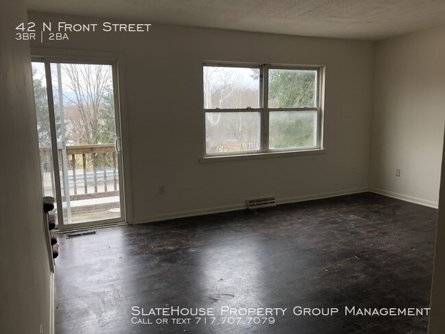 Building Photo - 42 N Front St