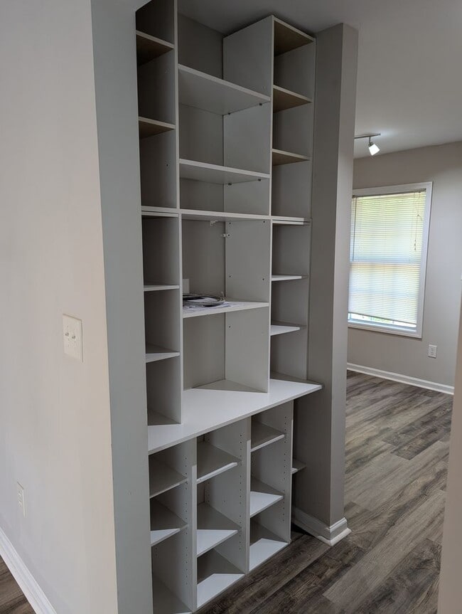 Building Photo - Nice Two Bedroom Duplex In A Great Location!