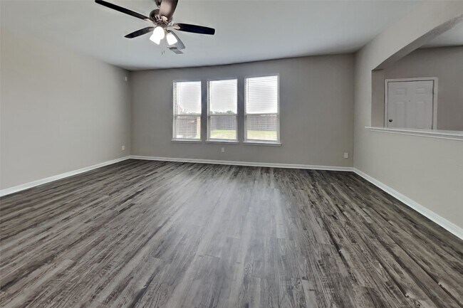 Building Photo - 2902 Crestbrook Bend Ln