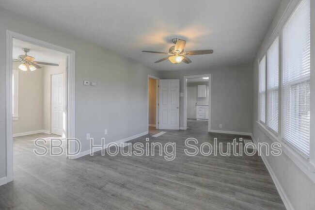 Building Photo - 2914 Stark Ave