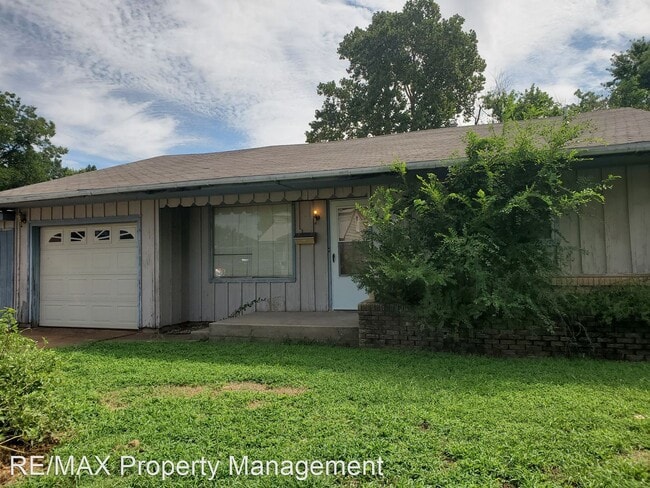 Building Photo - 3 br, 1 bath House - 1321 N. 11th