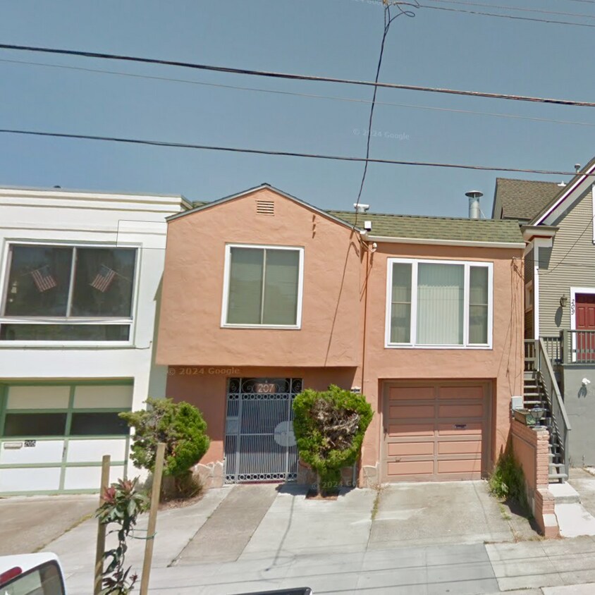 Primary Photo - 207 Woodrow St