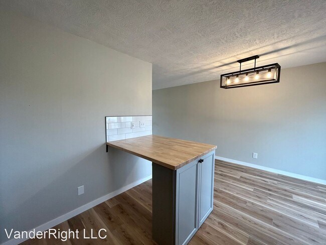 Building Photo - 4 br, 2 bath House - 6608 W 47th St
