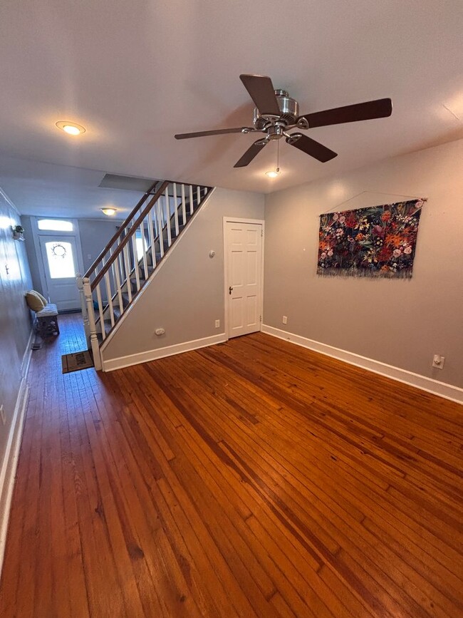 Foto del edificio - Spacious 4-Bedroom Townhouse in Conshohocken!