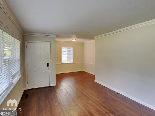 Foto del edificio - 742 Quaker St SW