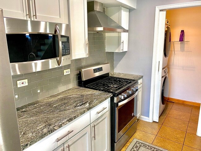 Building Photo - 1534 Cornell Cir