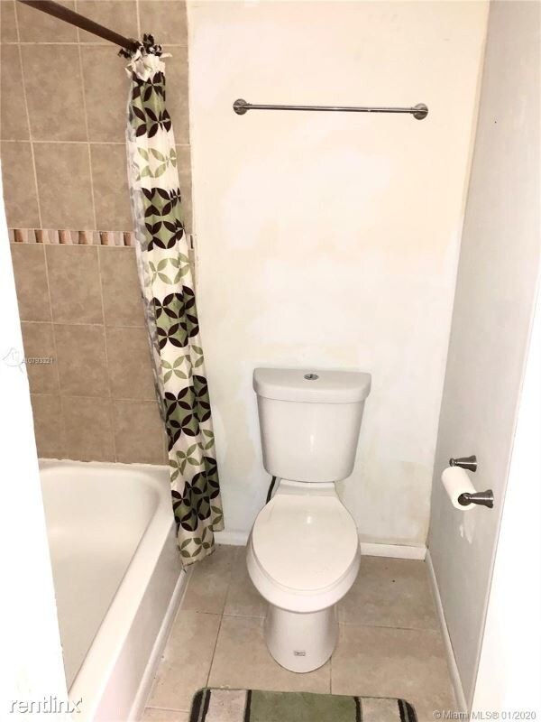 Foto del edificio - 530 NW 114th Ave